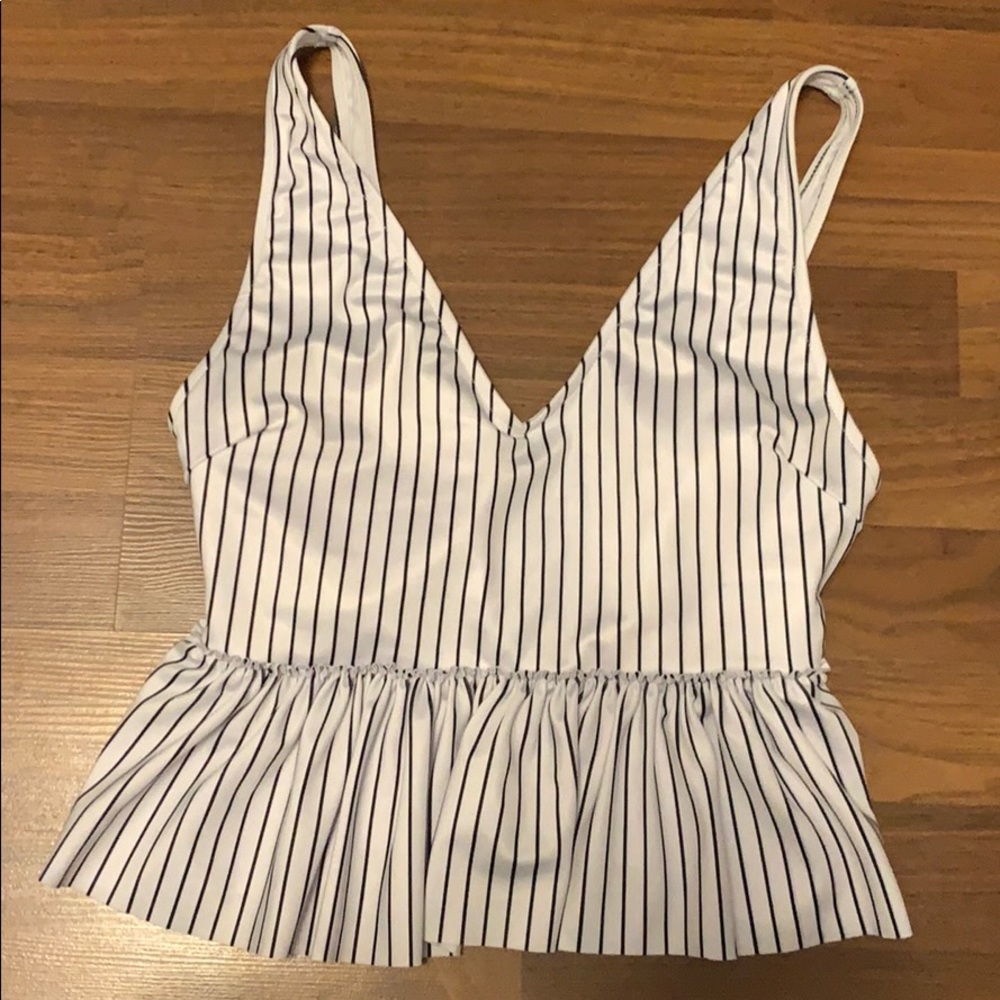 Kortni jeane v neck top small (see pictures)
